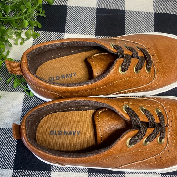 Old Navy Brown slip on Toddler Shoes Excellent condition - Picture 4 of 6